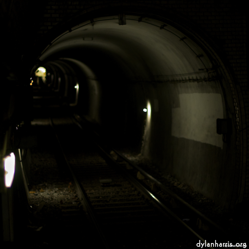 image: Voici ‘metro (iv) 4’.