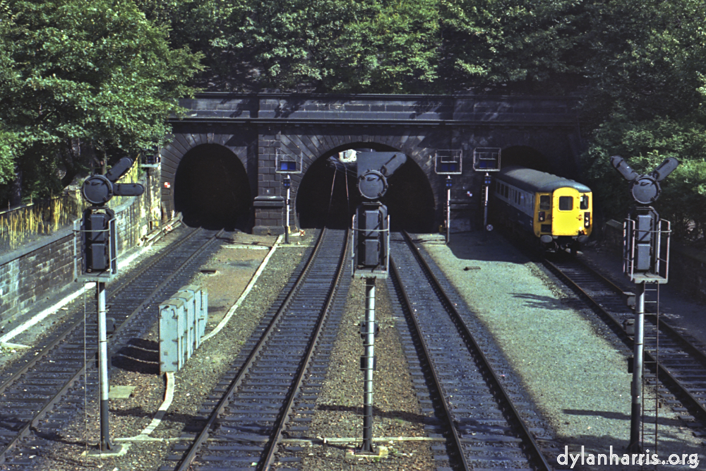 Image 'rail 5'.