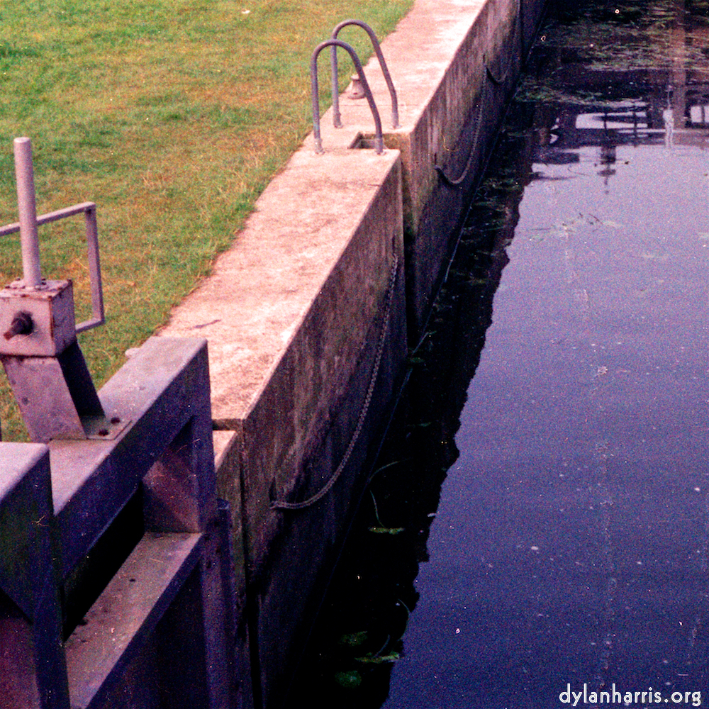 image: River Ouse lock, Tempsford