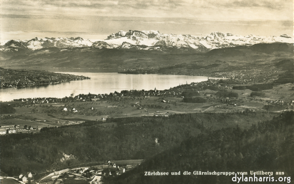 image: Zürichsee und die Glärnischgruppe vom Uetliberg aus. [[ Lake Zürich & the Alps from the Uetliberg. ]]