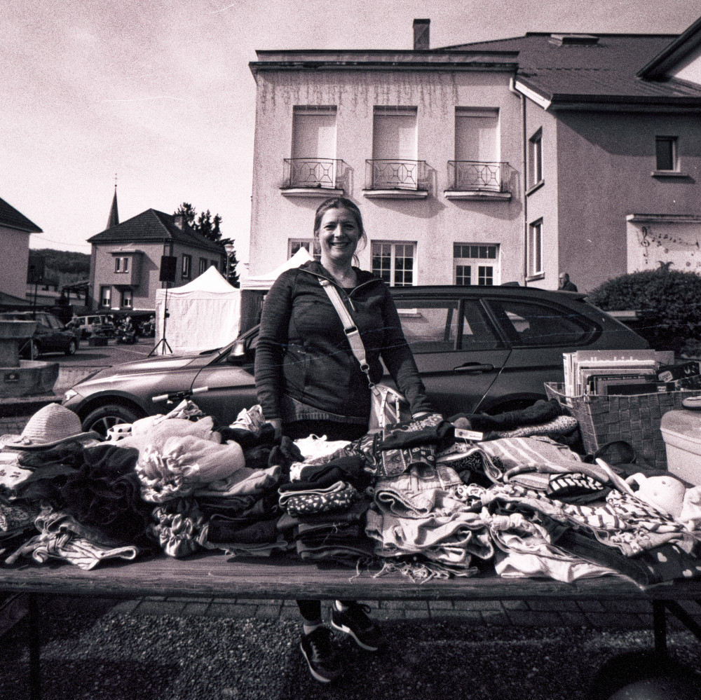 image: This is ‘brocante (vi) 1’.