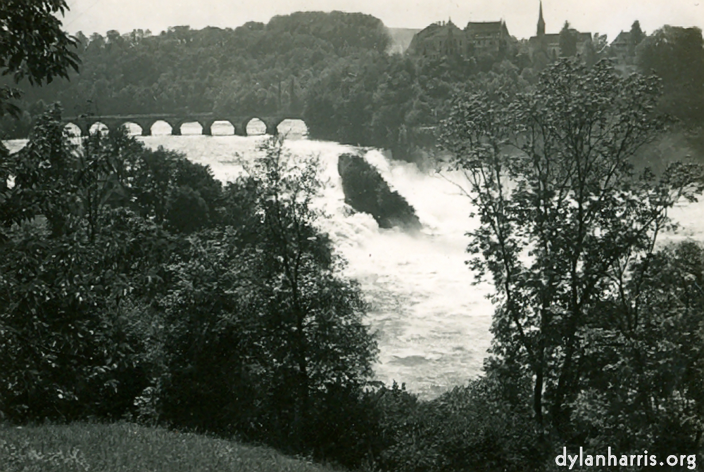 image: Rheinfalls and Castle Laufen Neuhausen